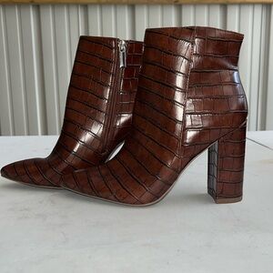 Just fab, size 8 and brownish red